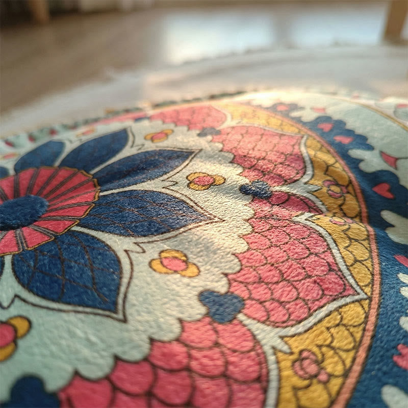 Bohemian Leaf Round Throw Pillow