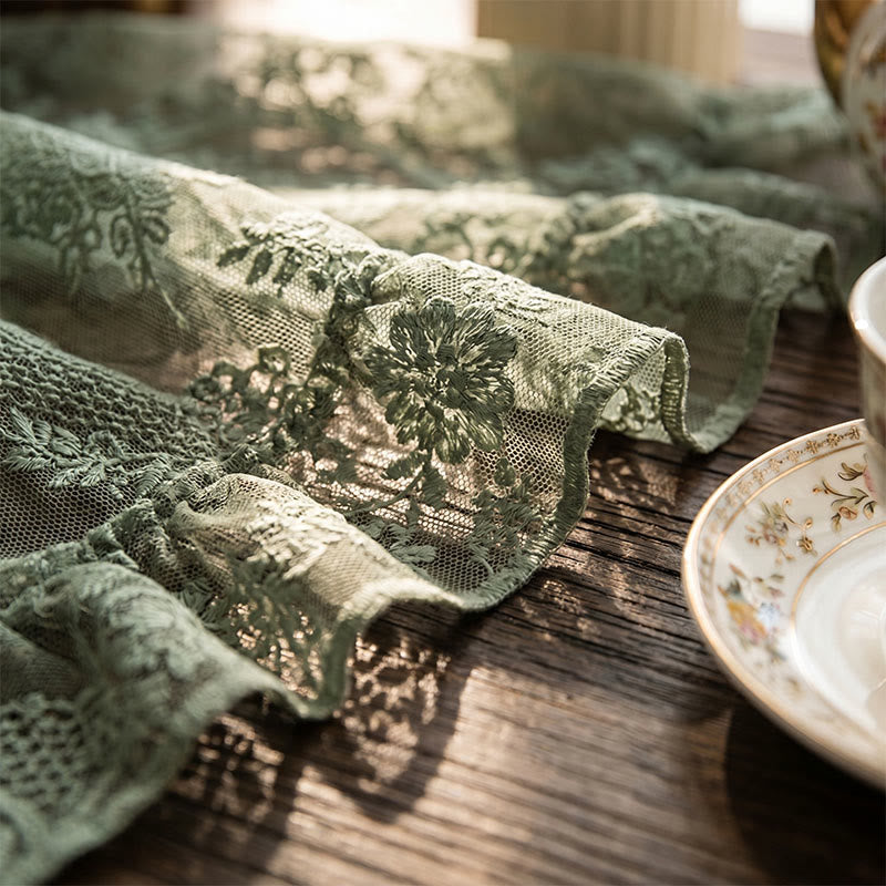 Romantic Floral Lace Ruffled Edge Tablecloth