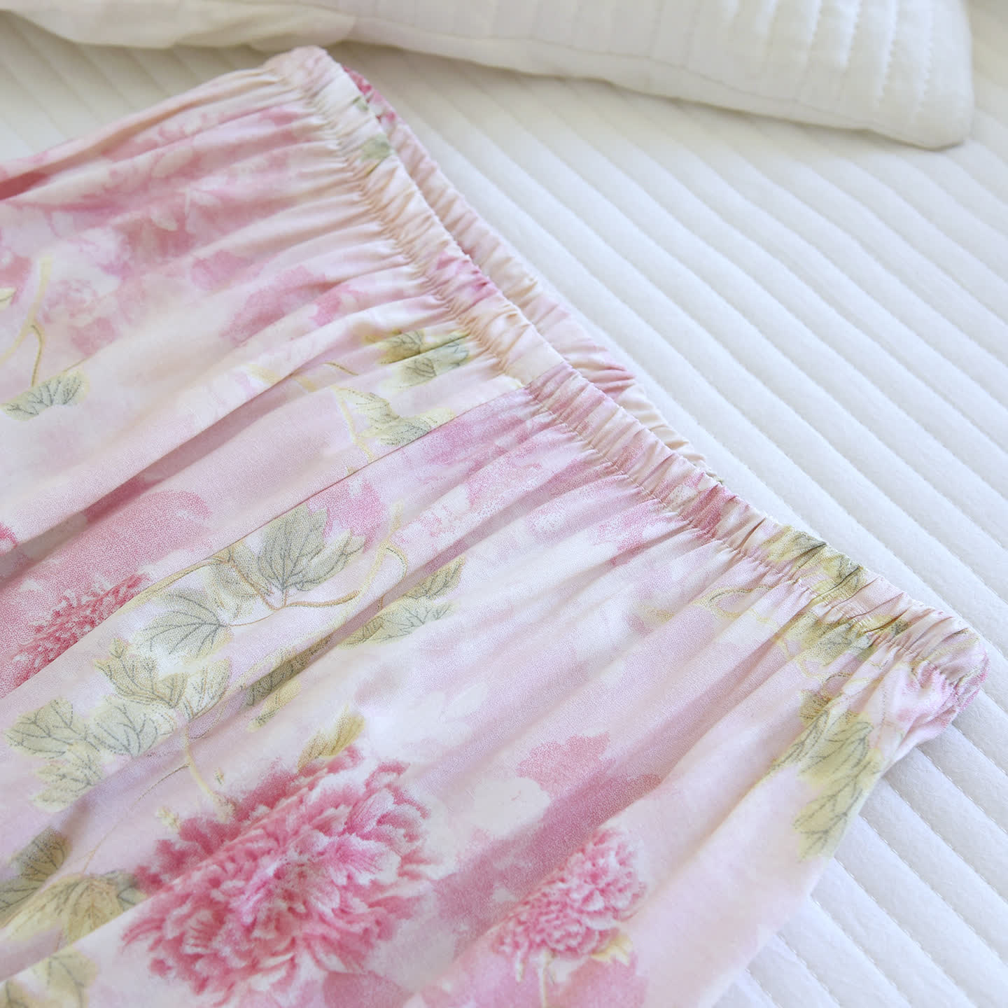 Hydrangea Floral Padded Cropped Pants Nightwear