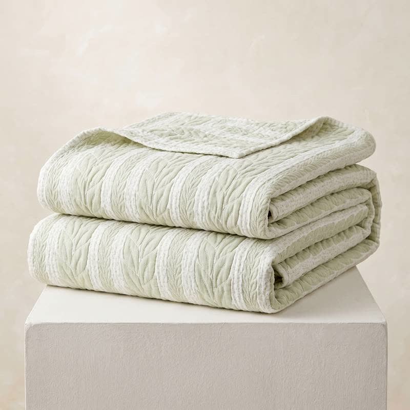 Scandinavian Leaf Stitch Cotton Quilt