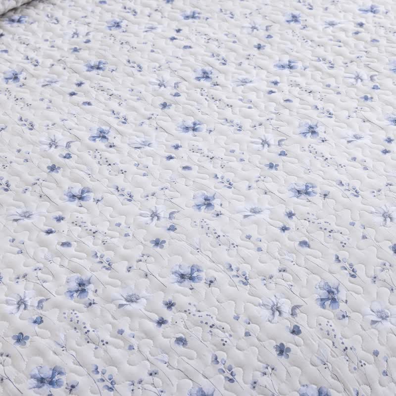 Blue Watercolor Flower Cotton Quilt Set