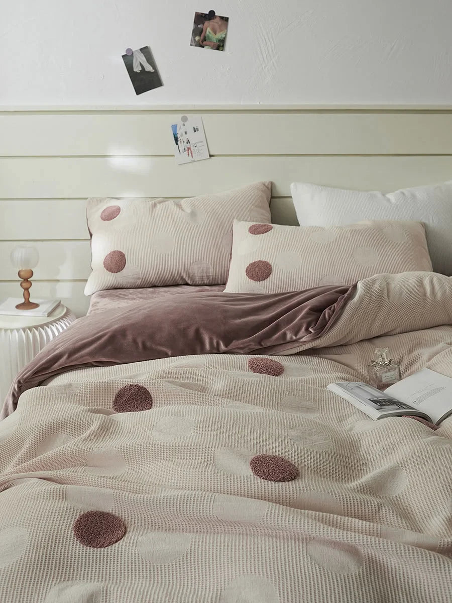 Plush Polka Dot Fleece Bedding Set