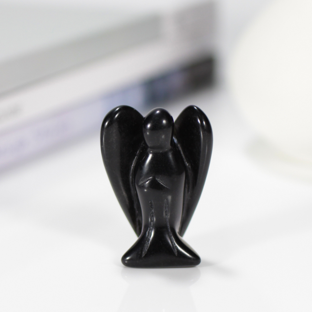 Von Engeln geschnitzte Edelsteine