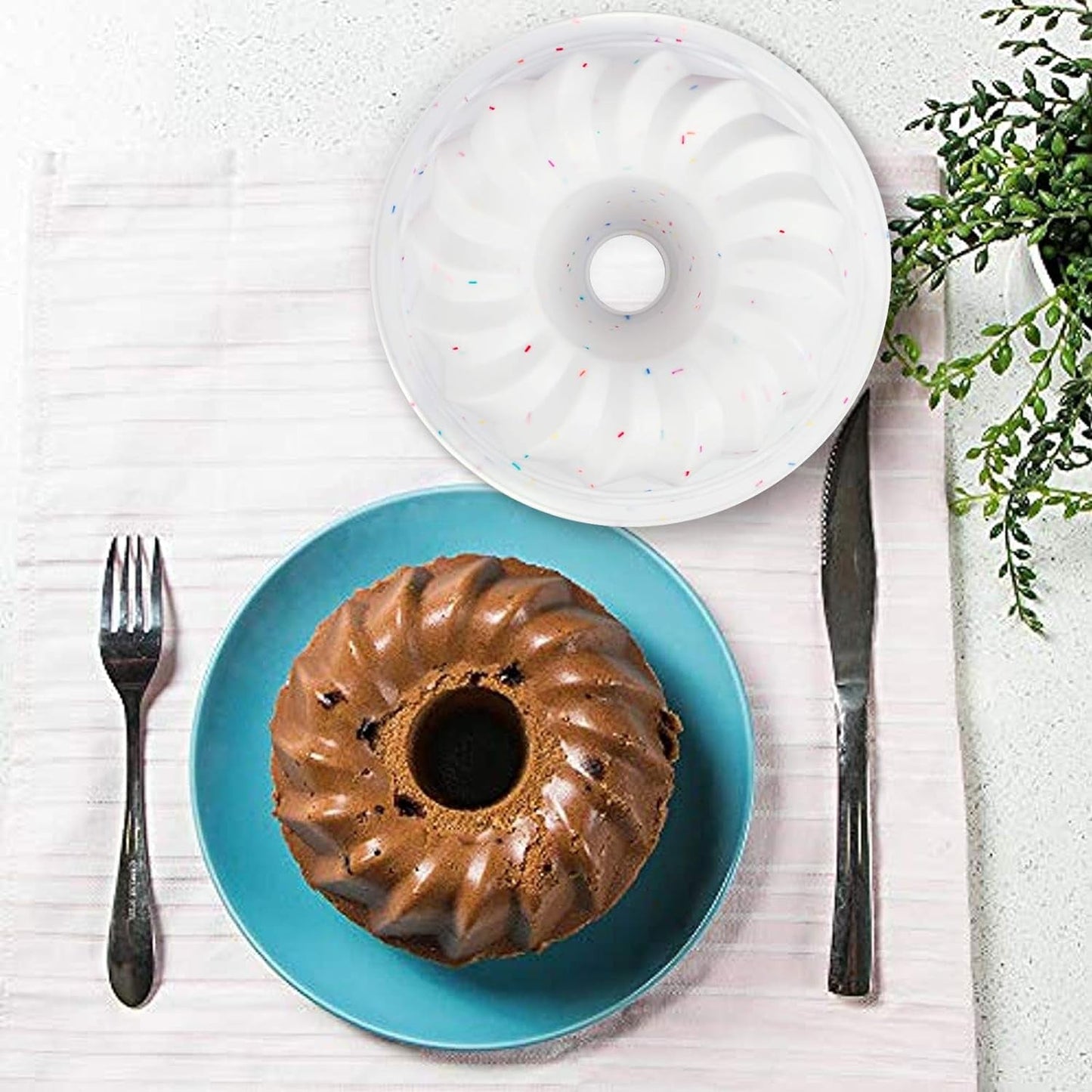 Silicone Fluted Cake Pan Nonstick Bundt Cake Mold Baking Pan for Cake,Jello,Bread and More Baked Goods,European Grade Silicone Baking Molds Bakeware Cake Pans Home & Kitchen Kitchen & Dining Specialty & Novelty Cake Pans