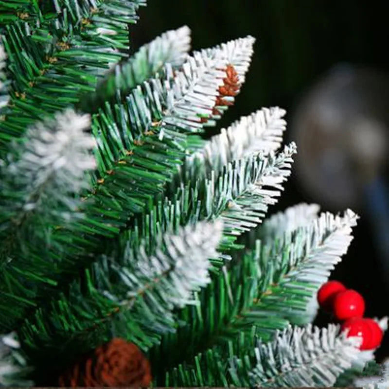 Arbre de Noël aux fruits rouges et flocons de neige
