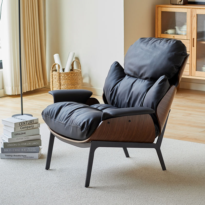 Leichter luxuriöser Sofasessel im minimalistischen Design