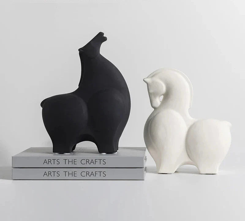 Sculpture moderne en céramique représentant un zèbre et un cheval