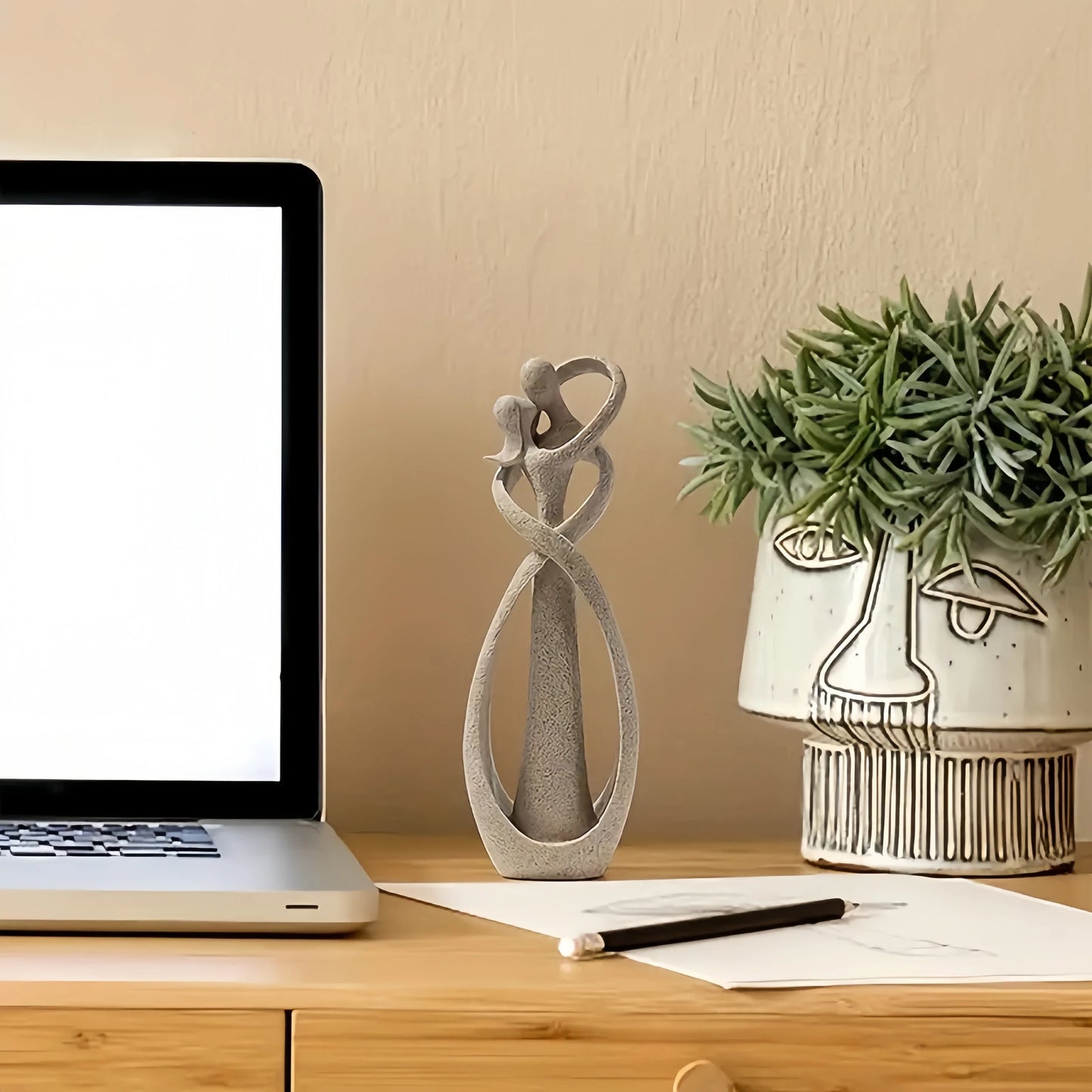 Statue eines küssenden Paares