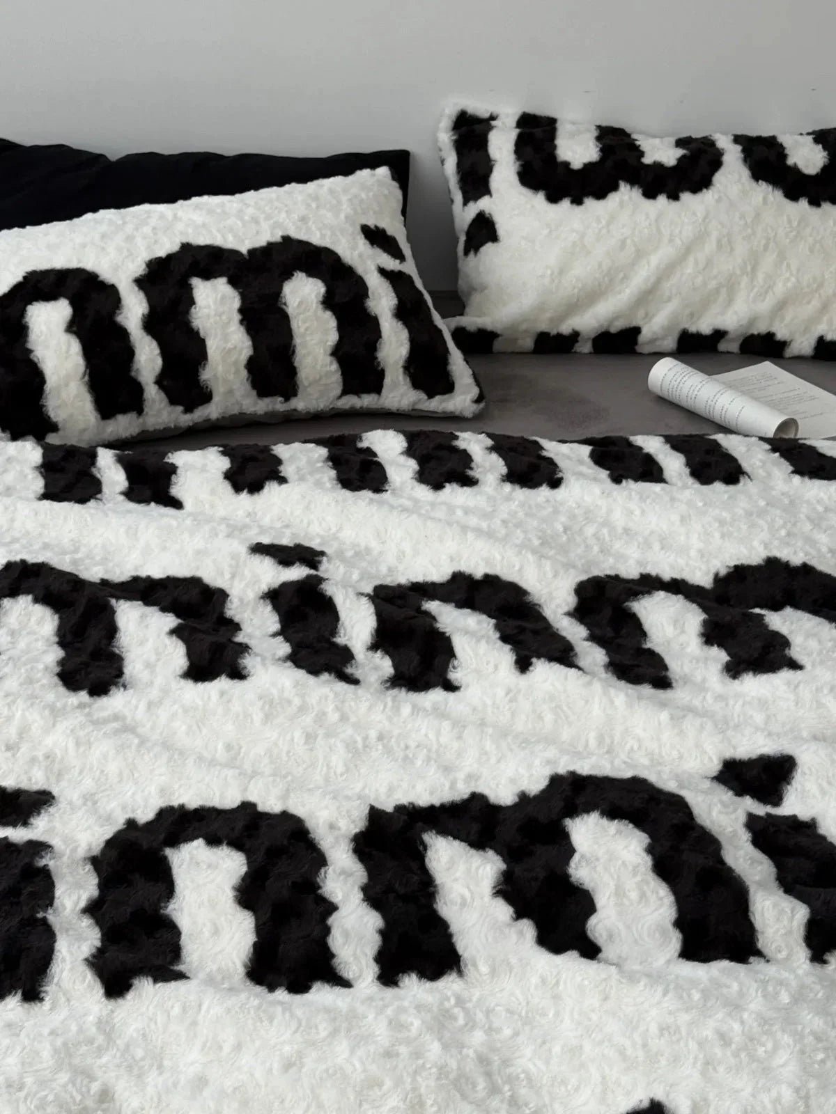Plush Text Print Flannel Fleece Bedding Set