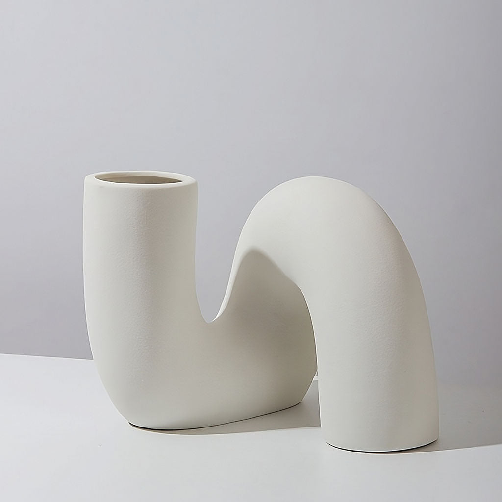 Vase en céramique à tube incurvé minimaliste