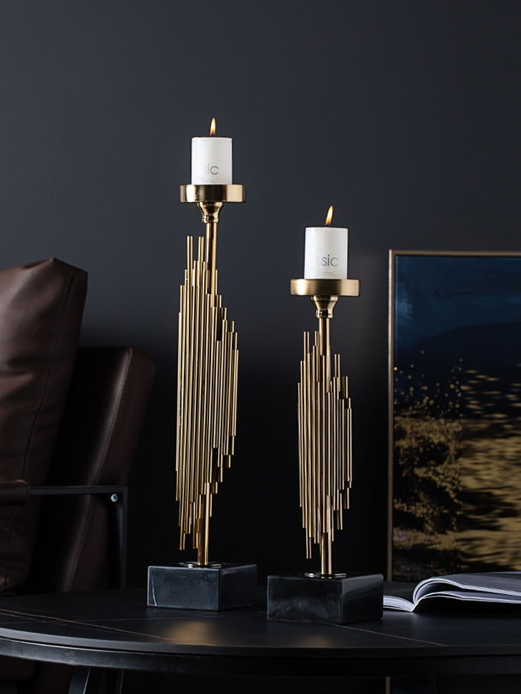 Abstrakter Kerzenhalter