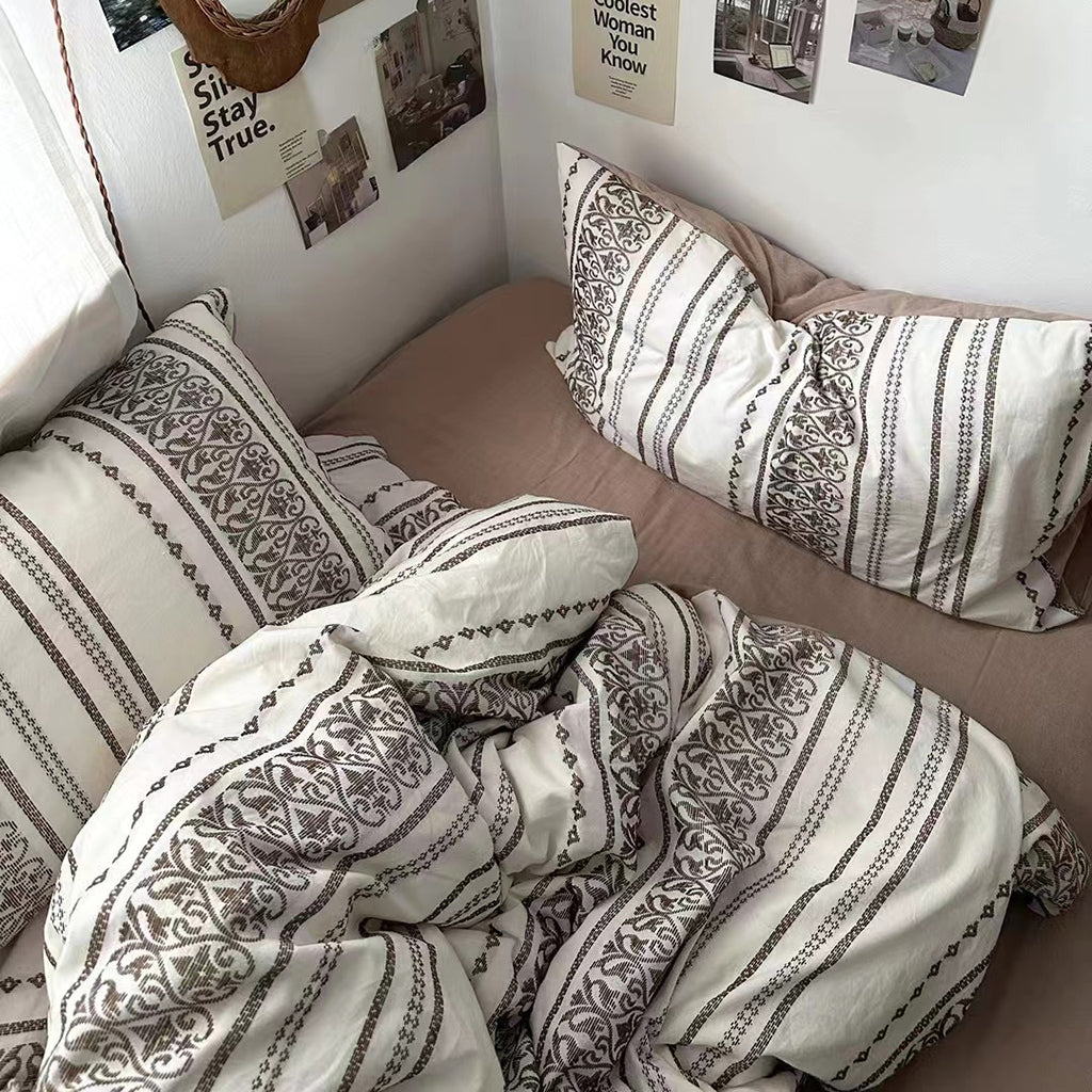 Scandinavian Striped Bedding Set