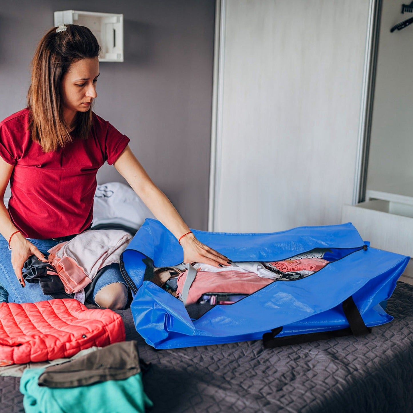 4-Pieces: Reusable Plastic Totes Blue Moving Bin Zippered Storage Bag __stock:50 Closet & Storage refund_fee:1200