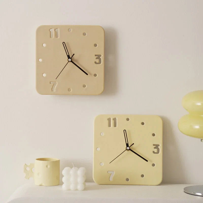 Smooth Minimalist Cutout Ceramic Table Clock
