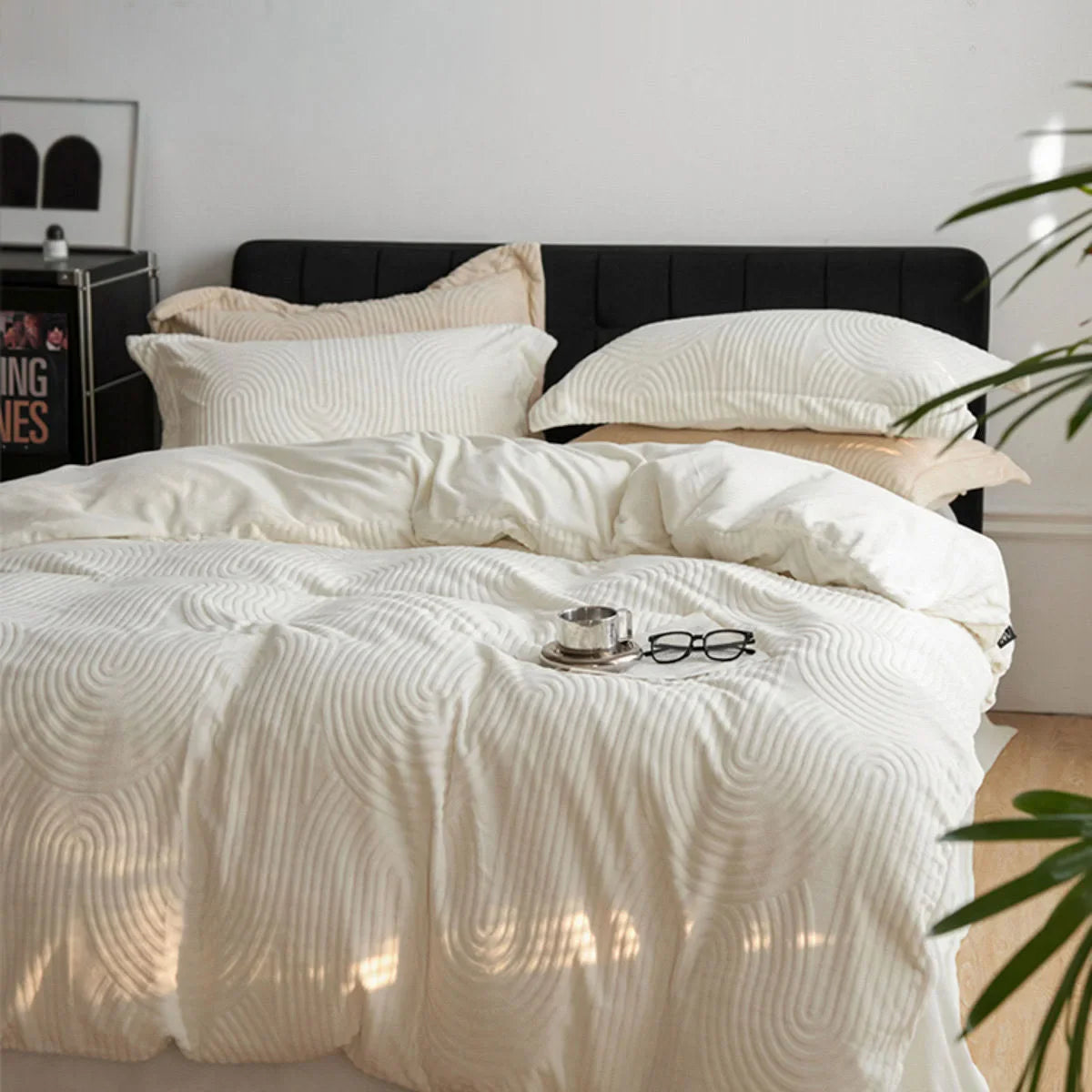 Plush Wavy Arch Flannel Fleece Bedding Set