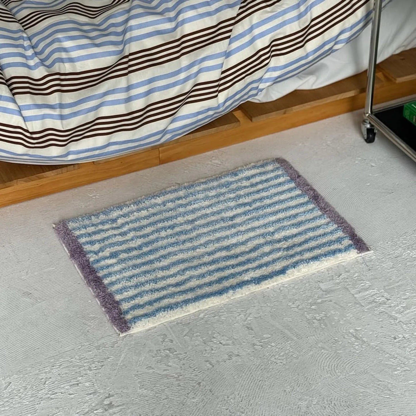 Plush Tufted Wavy Striped Accent Rug