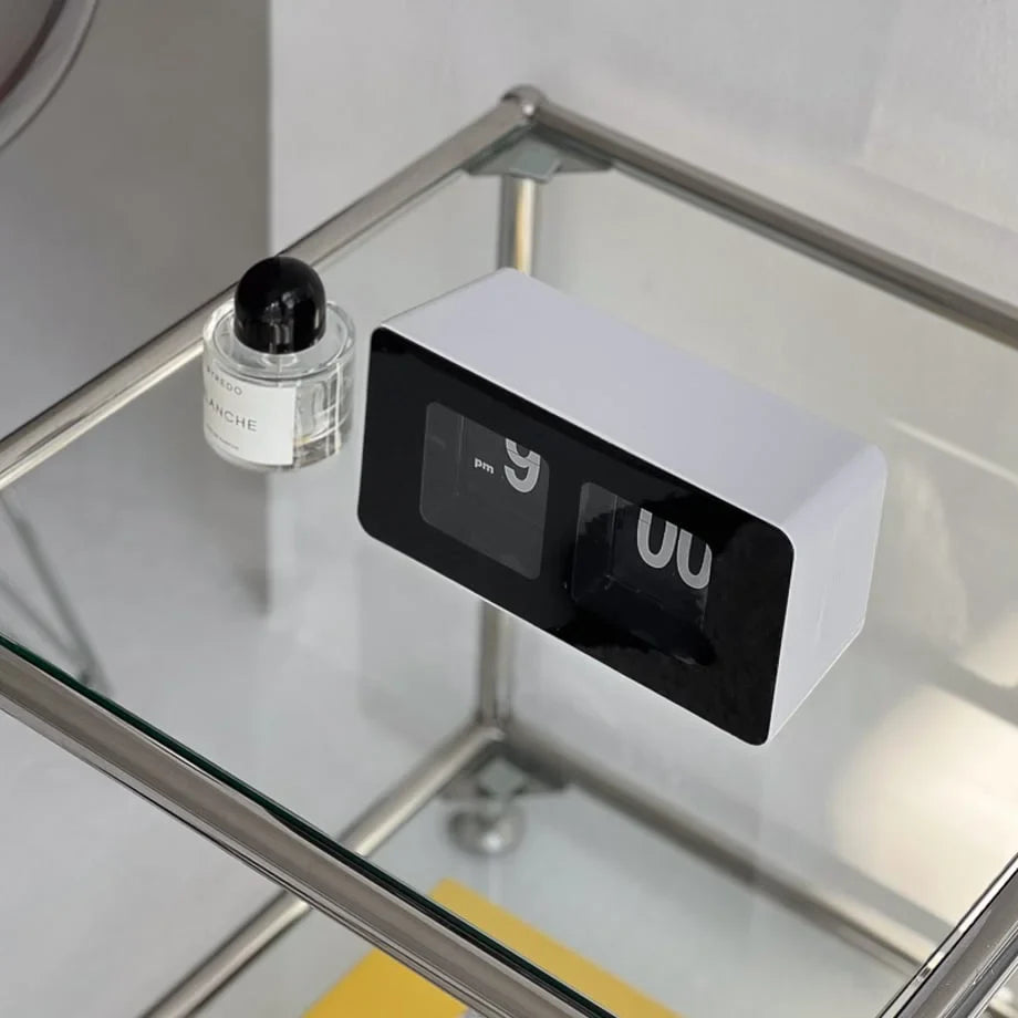 Minimalist Retro Automatic Flip Table Clock