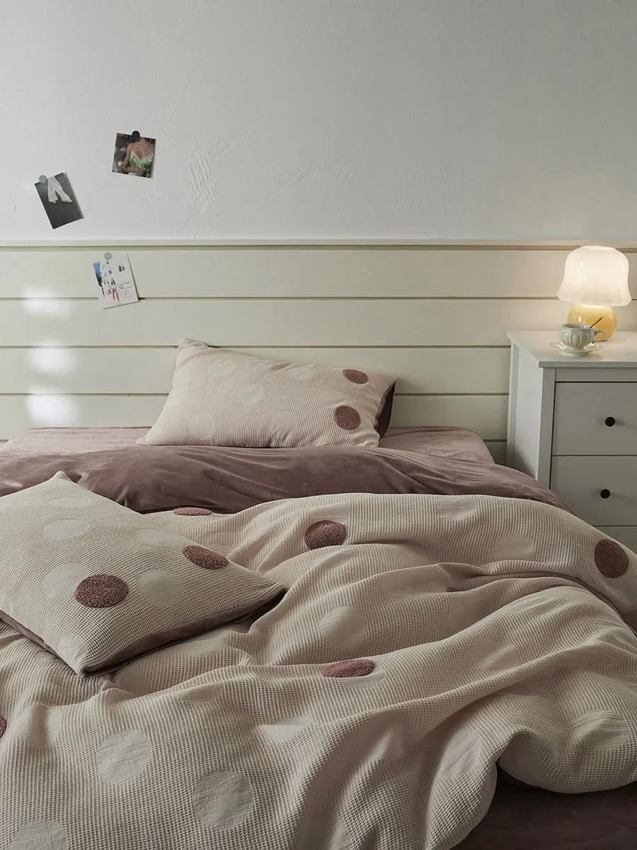Plush Polka Dot Fleece Bedding Set
