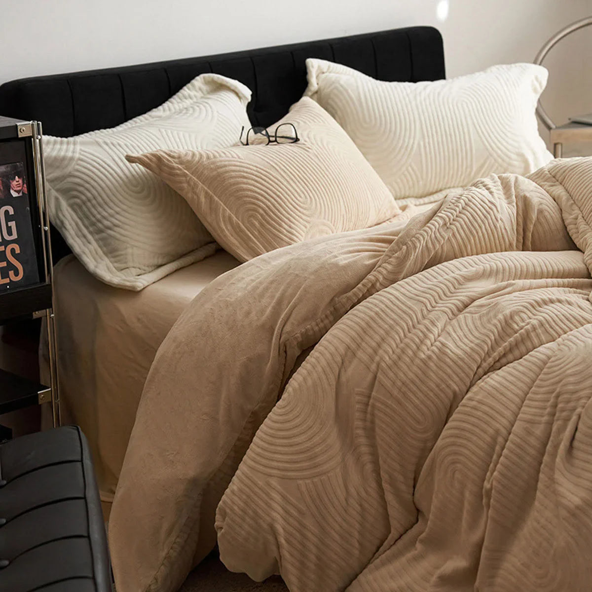 Plush Wavy Arch Flannel Fleece Bedding Set