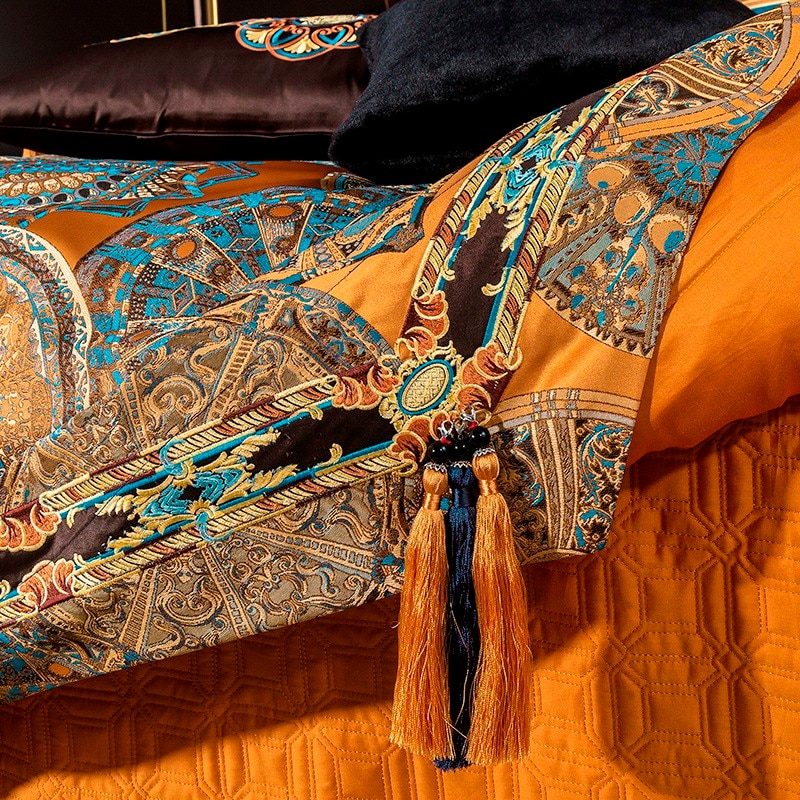 Omera Rounded Jacquard Egyptian Cotton Satin Bedding Set