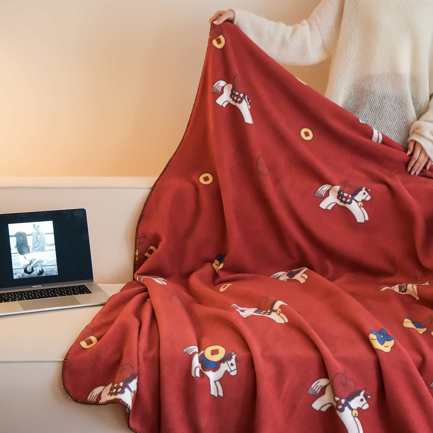 Couverture réversible Ownkoti en fausse laine à motif cheval de Troie 