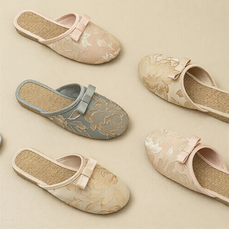 Embroidery Linen Slippers with Closed Toe