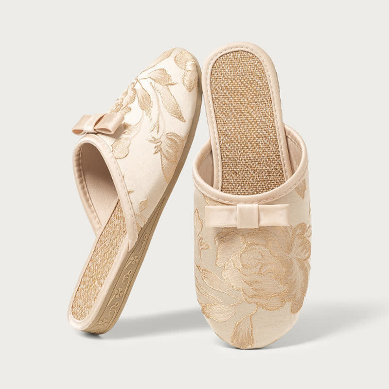 Embroidery Linen Slippers with Closed Toe