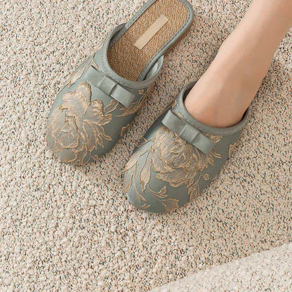 Embroidery Linen Slippers with Closed Toe