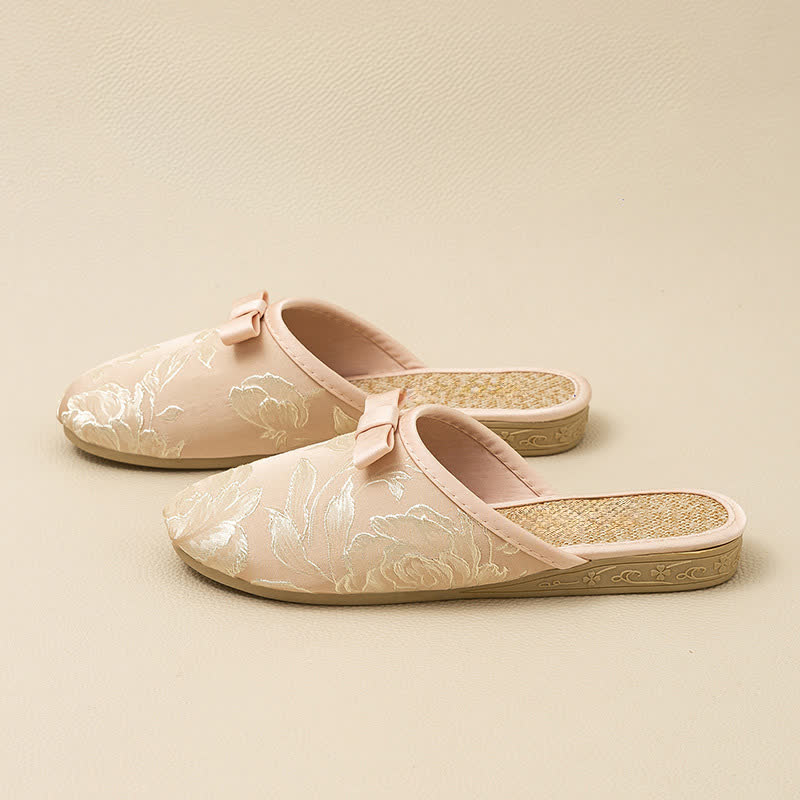 Embroidery Linen Slippers with Closed Toe