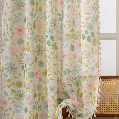 Daisy & Leaf Print Curtain With Tassel