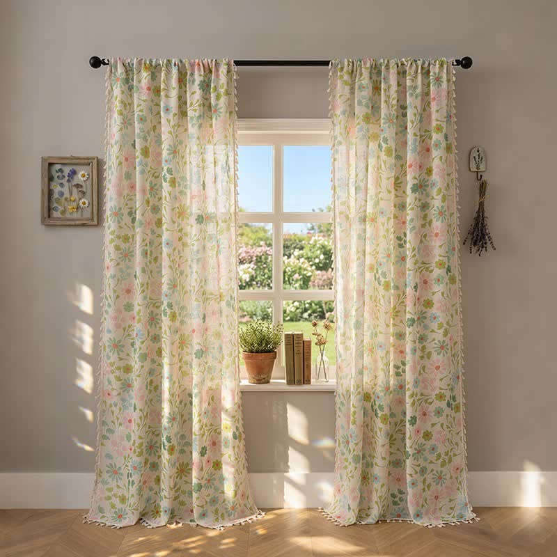 Daisy & Leaf Print Curtain With Tassel