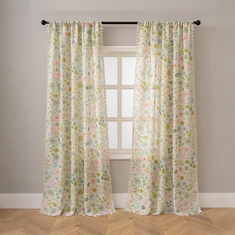 Daisy & Leaf Print Curtain With Tassel
