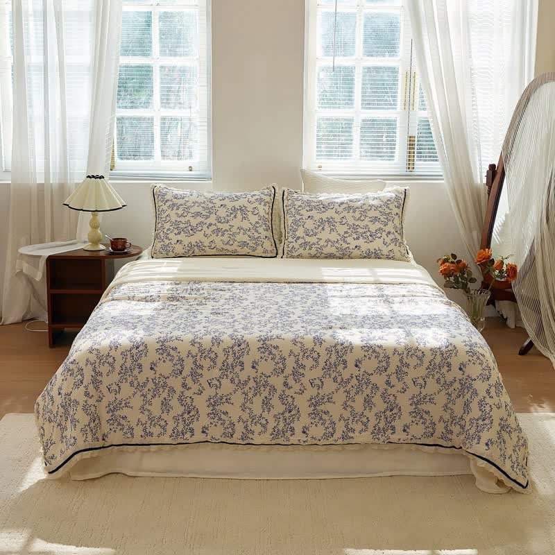 Blue Leaf Ruffled Cotton Gauze Quilt