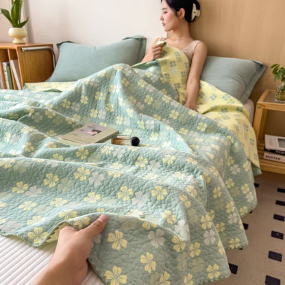 Four-Leaf Clover Cotton Triple Gauze Quilt