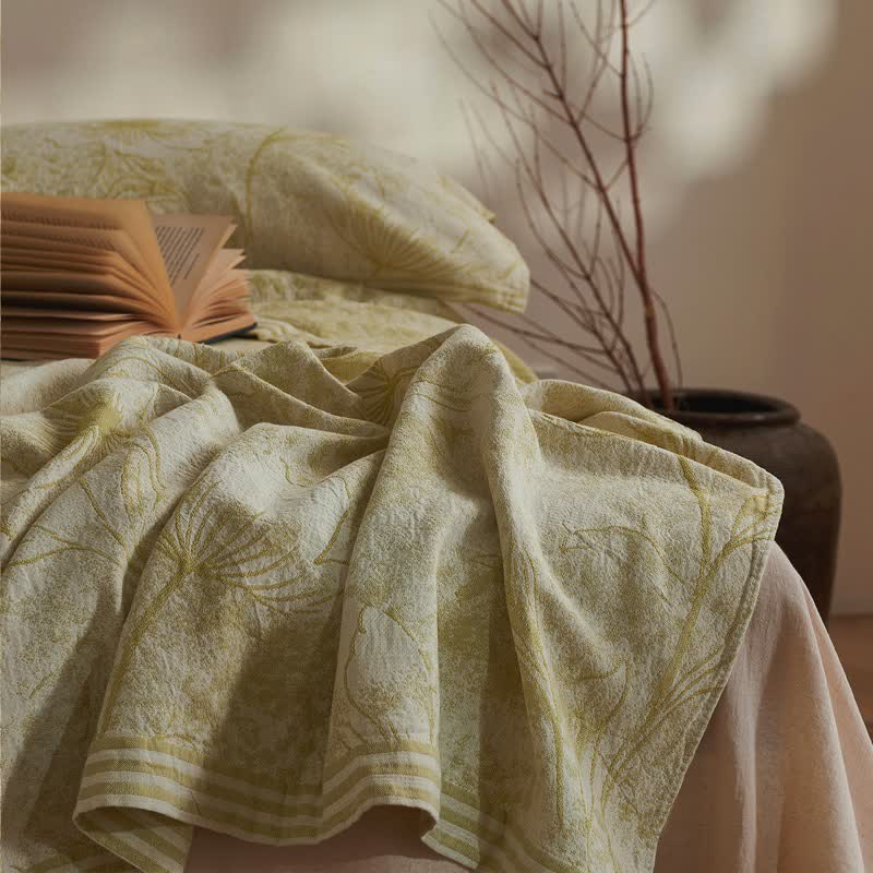 Artistic Vintage Leaf Cotton Gauze Quilt