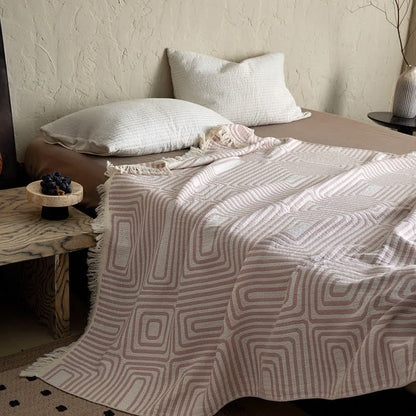 Geometric Labyrinth Pattern Cotton Gauze Blanket