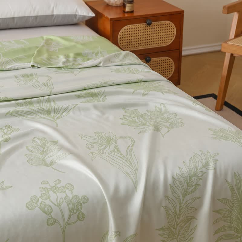 Multicolor Botanical Sketch Bamboo Fiber Quilt