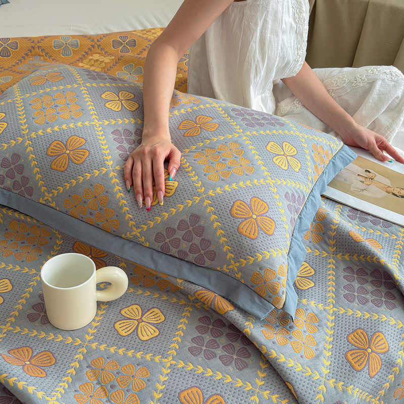 Geometric Clover 3-layer Cotton Gauze Blanket