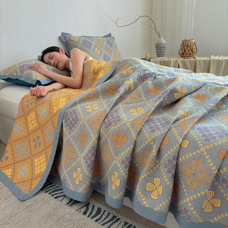 Geometric Clover 3-layer Cotton Gauze Blanket