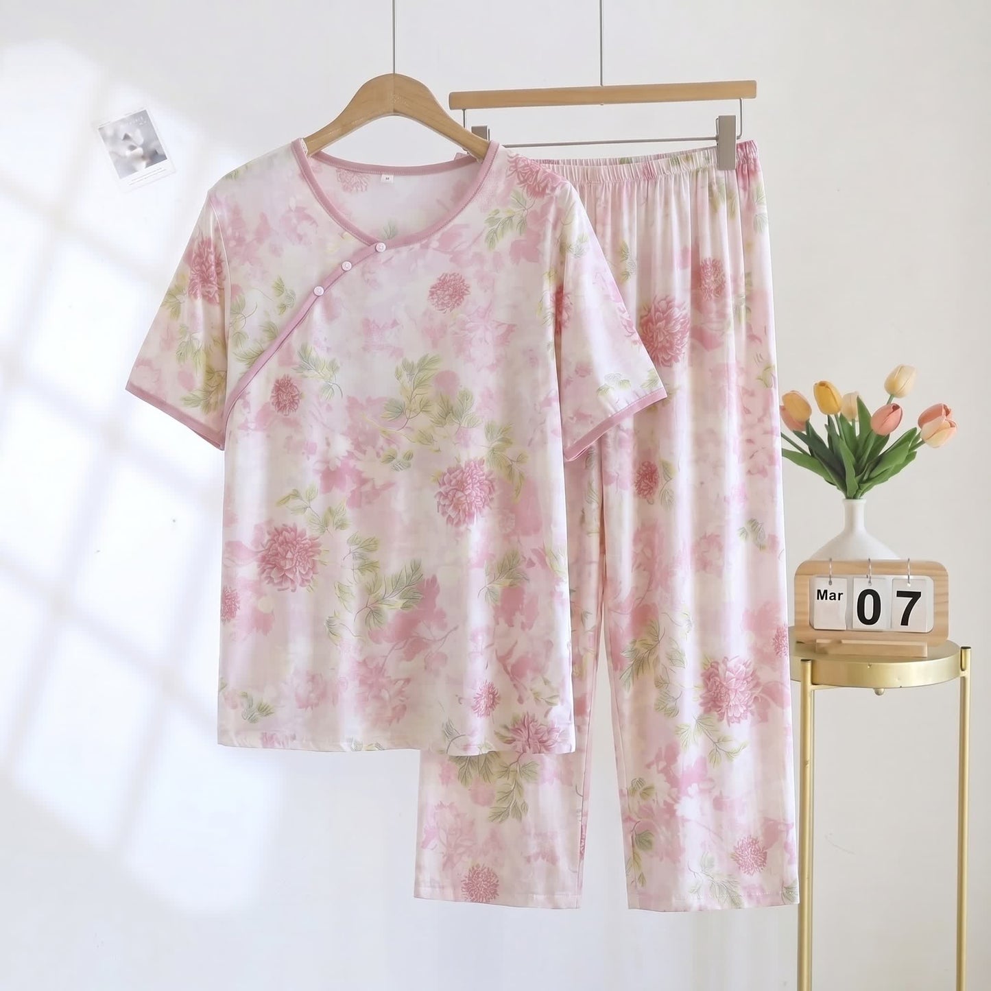 Hydrangea Floral Padded  Cropped Pants Nightwear