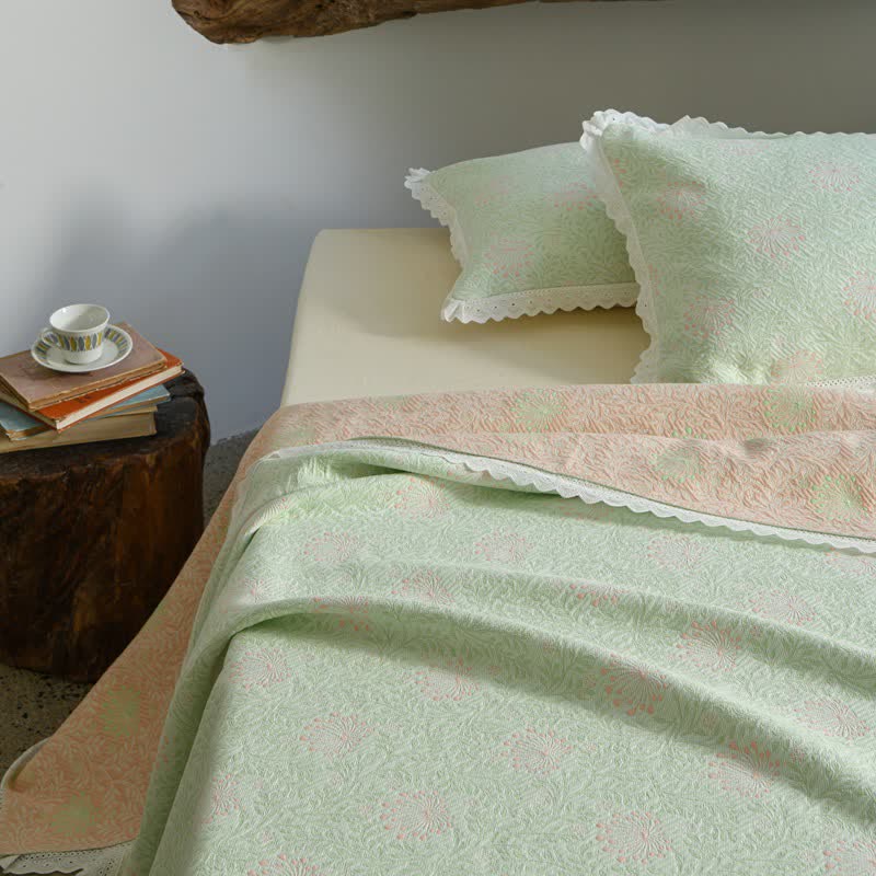 Lace Trim Reversibe Floral Cotton Bedspread