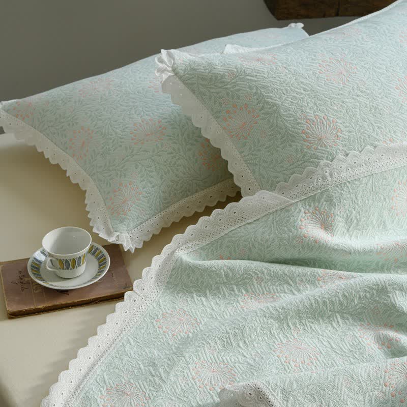 Lace Trim Reversibe Floral Cotton Bedspread