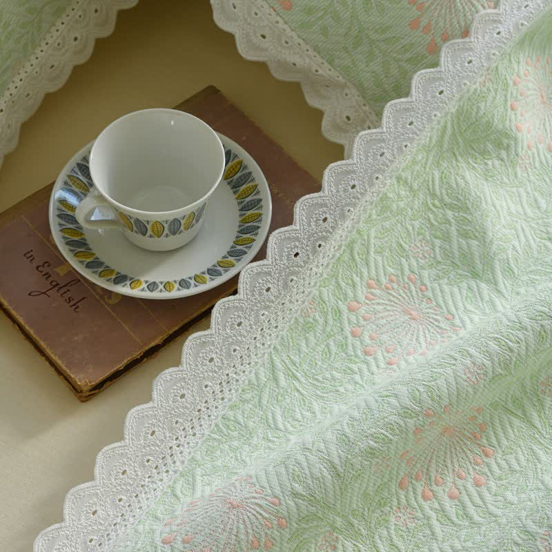 Lace Trim Reversibe Floral Cotton Bedspread