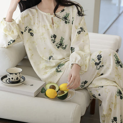 Pastoral Floral Long Sleeve Women's Pajamas