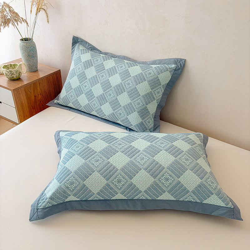 Reversible 3-layer Geometric Jacquard Blanket Quilt
