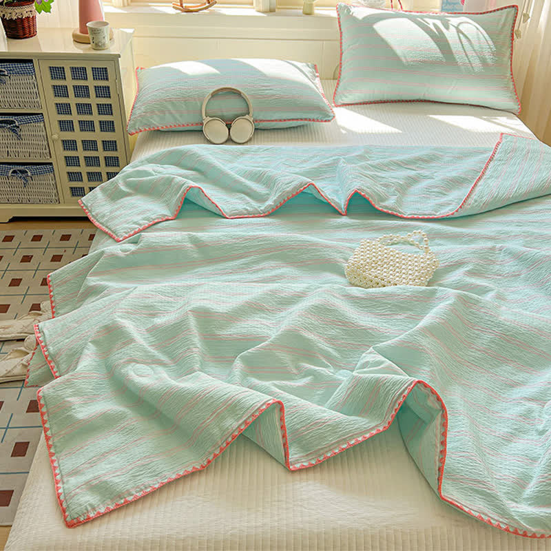 Mint Striped Trim Crinkled Knitted Cotton Quilt
