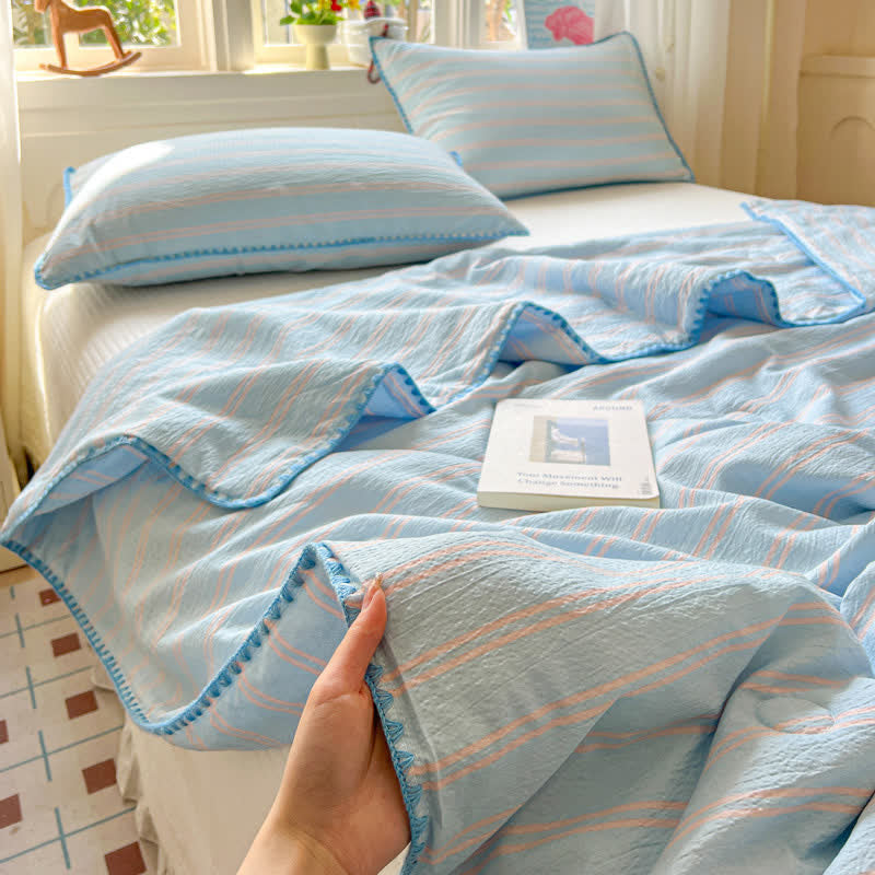 Mint Striped Trim Crinkled Knitted Cotton Quilt