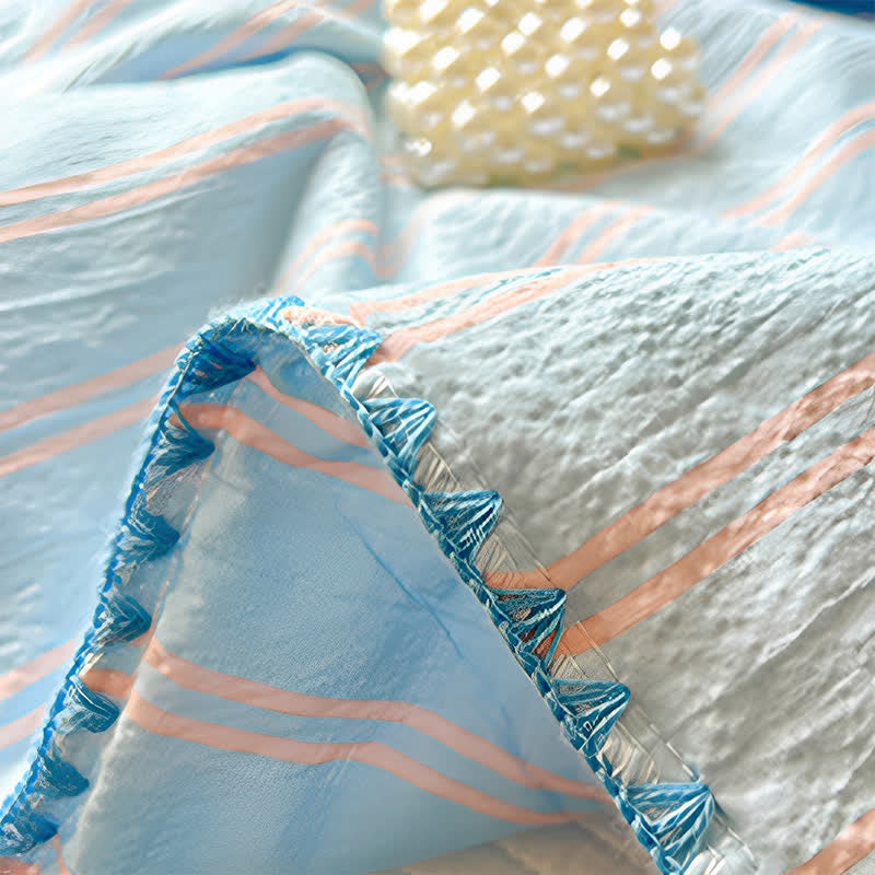 Mint Striped Trim Crinkled Knitted Cotton Quilt