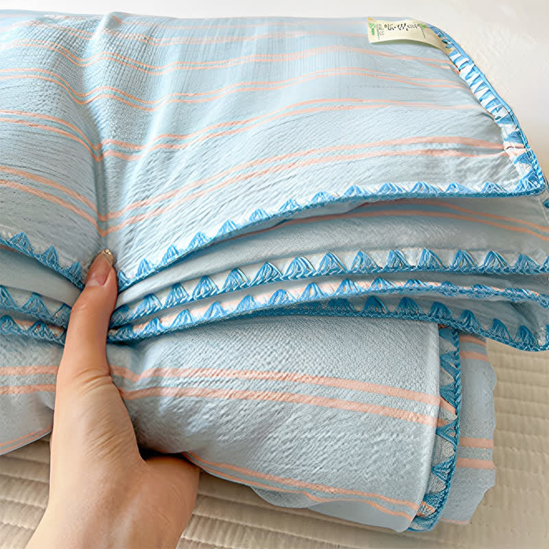 Mint Striped Trim Crinkled Knitted Cotton Quilt