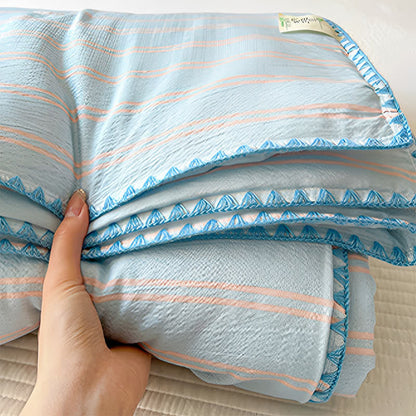 Mint Striped Trim Crinkled Knitted Cotton Quilt